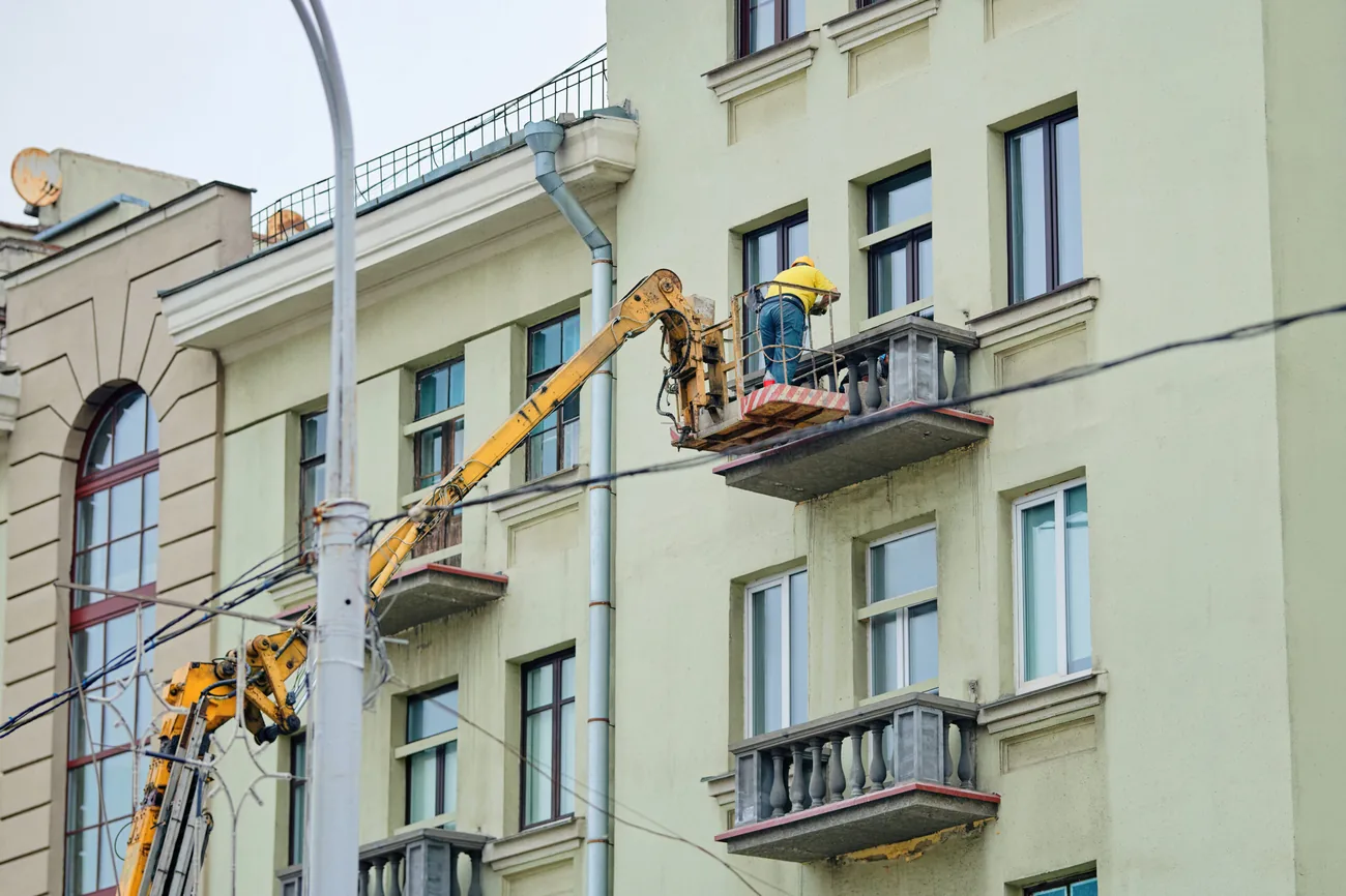 Balcony concrete restoration with lift access