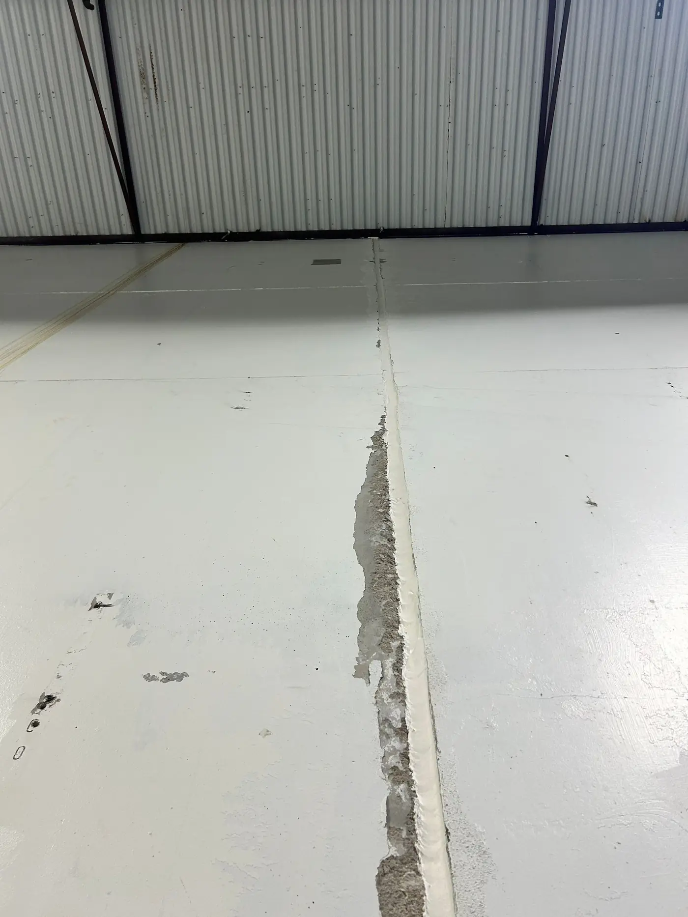 Tilt-wall panel work at a commercial building